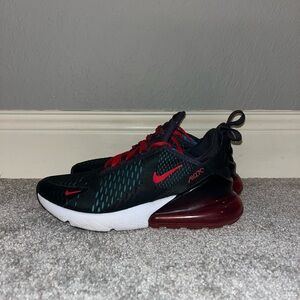 NIKE WOMEN’S AIRMAX 270